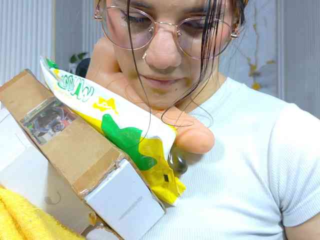 Chiara-tay webcam