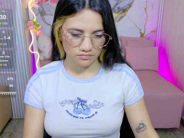 Chiara-tay