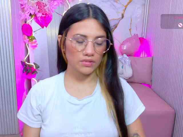 Chiara-tay webcam