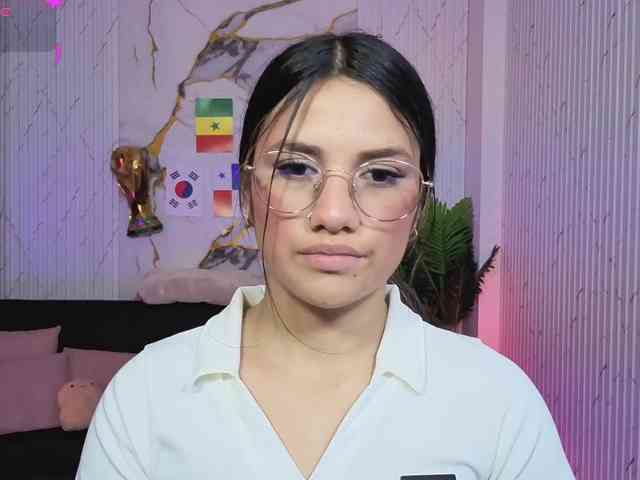 Chiara-tay