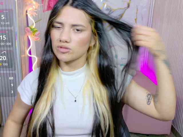 Chiara-tay