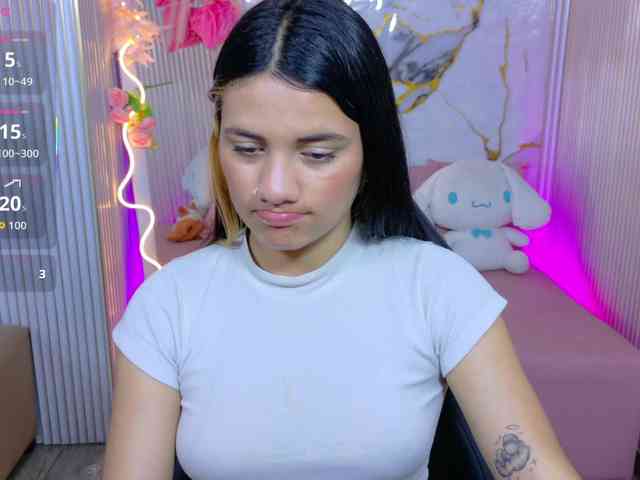 Chiara-tay