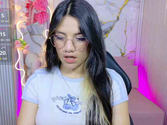 Chiara-tay