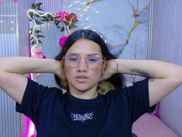 Chiara-tay