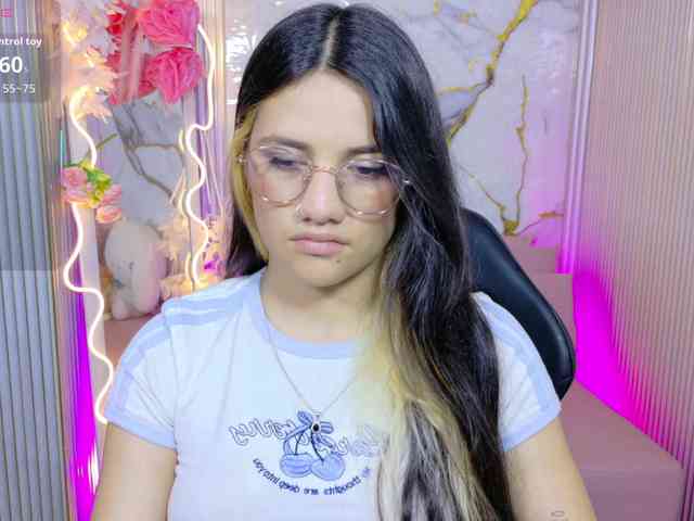 Chiara-tay
