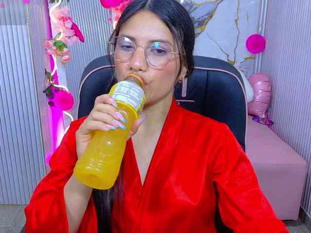 Chiara-tay Sex Cam Show