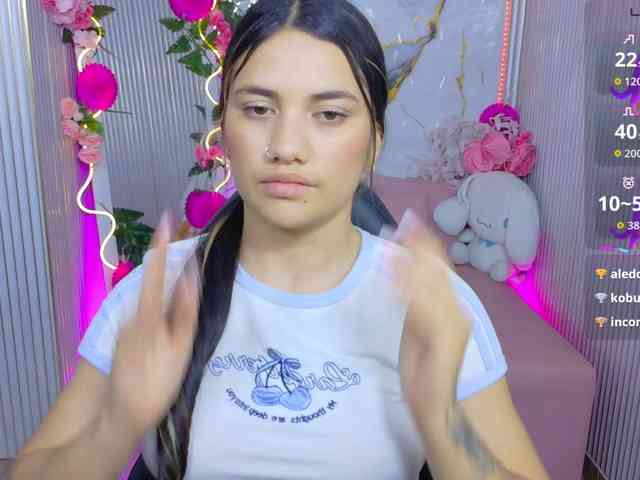 Chiara-tay