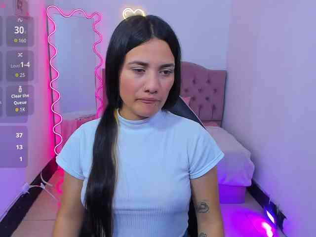 Chiara-tay