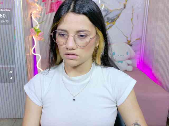 Chiara-tay
