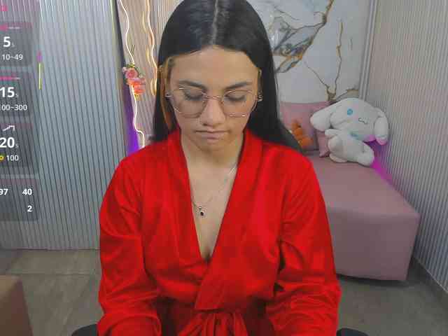 Chiara-tay