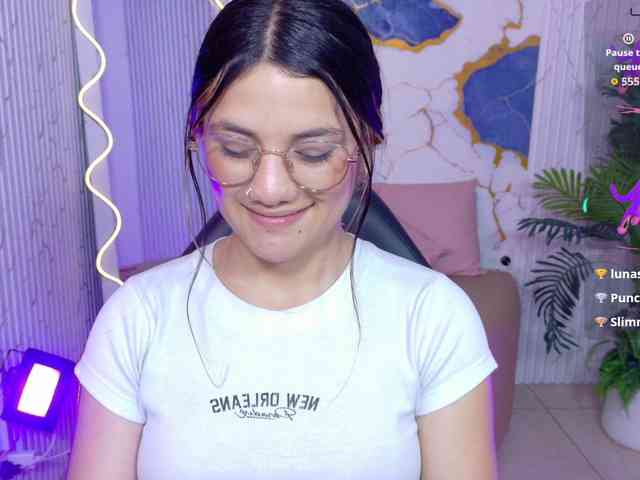 Chiara-tay