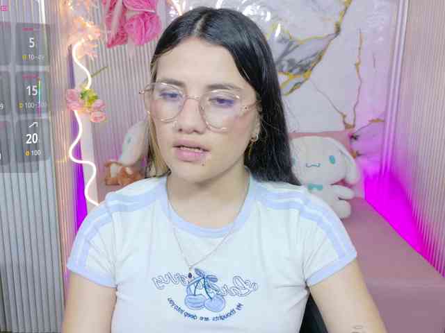 Chiara-tay