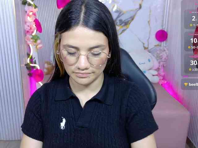 chiara-tay's live room