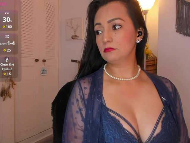 anaruiz live cam on BongaCams