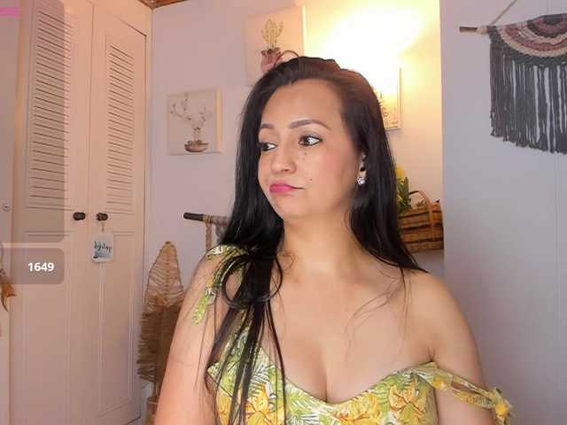le modèle anaruiz est en webcam porno dans un show sur le site bongacams, il possède les tags suivants: Latino/Hispanic,Brunette,Shaved