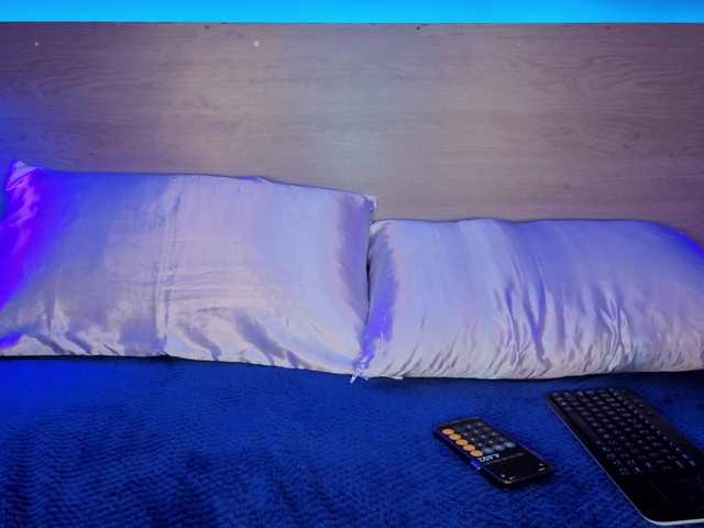Kallen-kozuky live cam on BongaCams