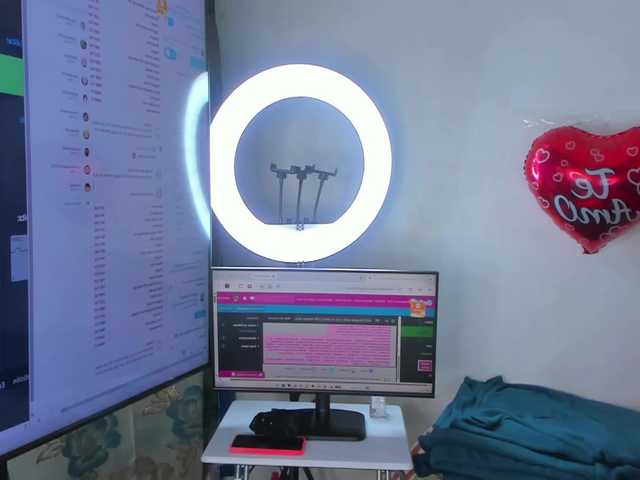 Angelinefocus live cam on BongaCams