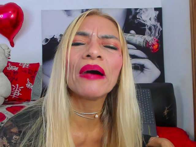 Angelinefocus live cam on BongaCams