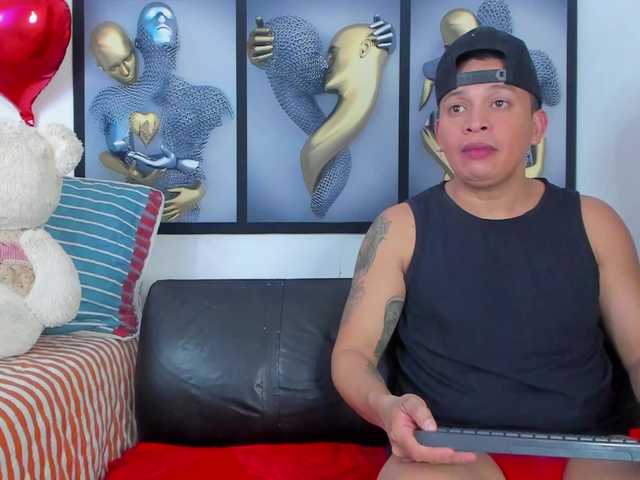 Angeline_yampoll live webcam show