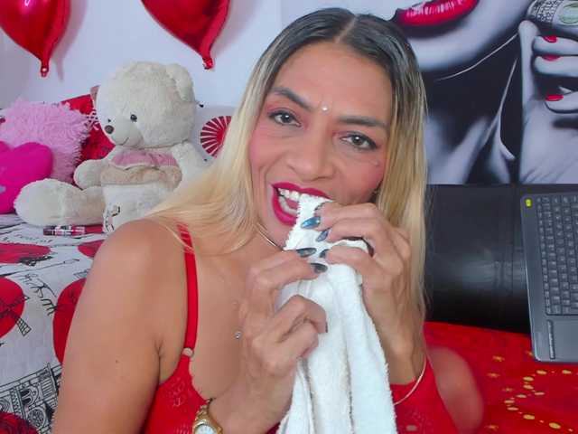 Angelinefocus live cam on BongaCams