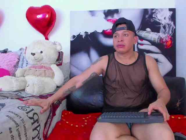 Angeline_yampoll webcam