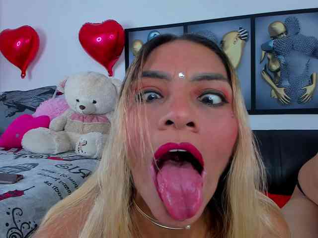 Angeline_yampoll webcam