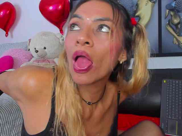 Angeline_yampoll webcam