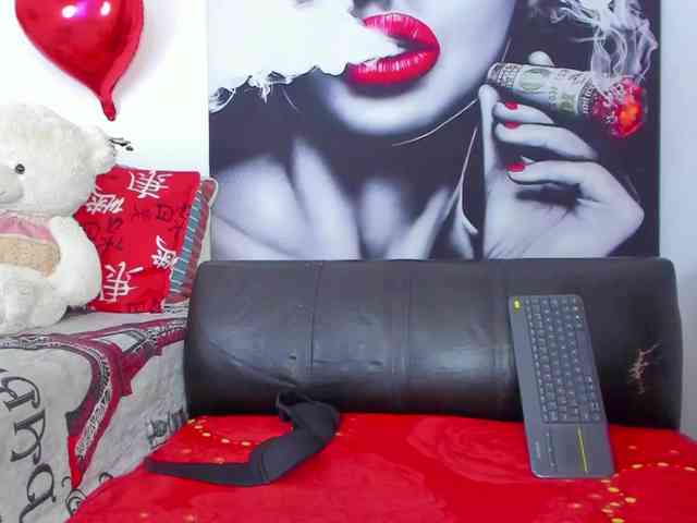 Modelo: Angeline_yampoll