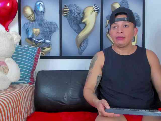 Angeline_yampoll webcam