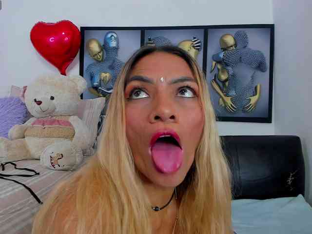 Angeline_yampoll webcam