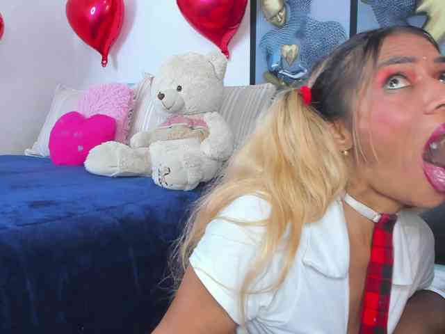 Angeline_yampoll webcam