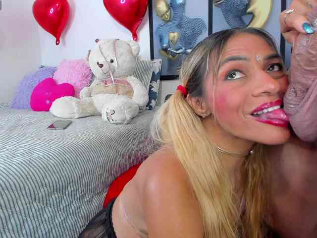 Angeline_yampoll webcam