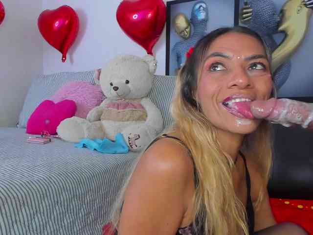 Angeline_yampoll webcam