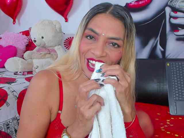 Modelo: Angeline_yampoll