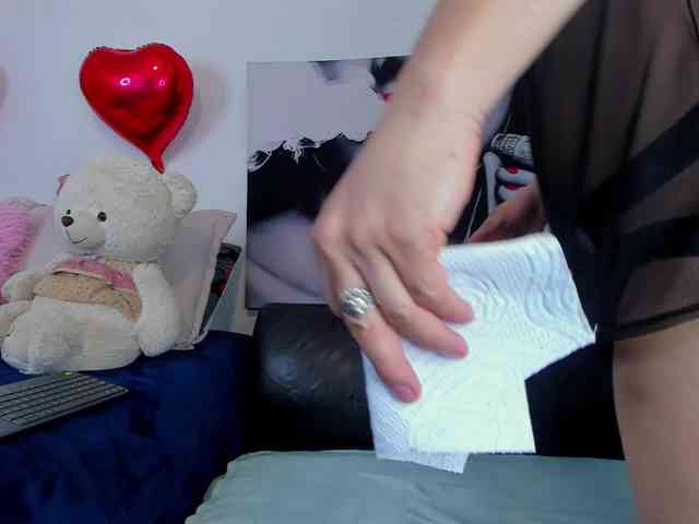 Angeline_yampoll webcam