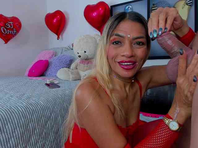 Angeline_yampoll webcam