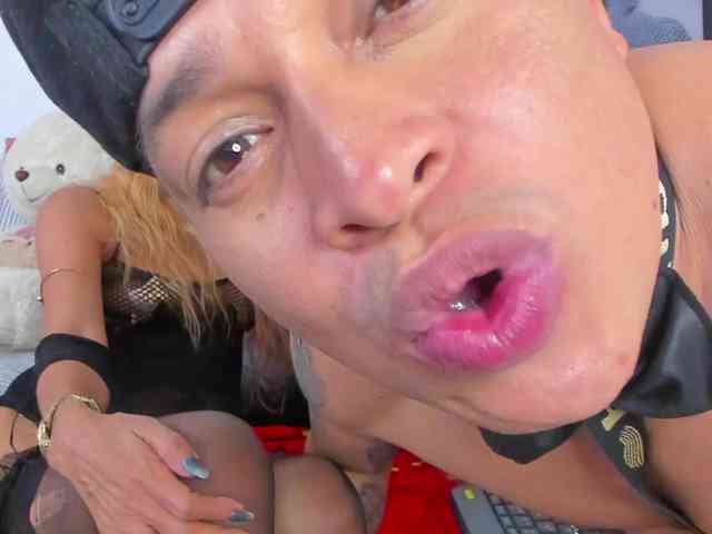 Angeline_yampoll webcam