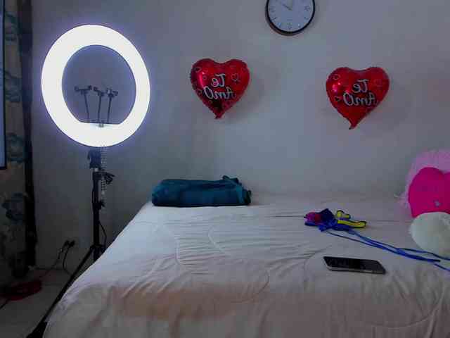angeline_yampoll's live room