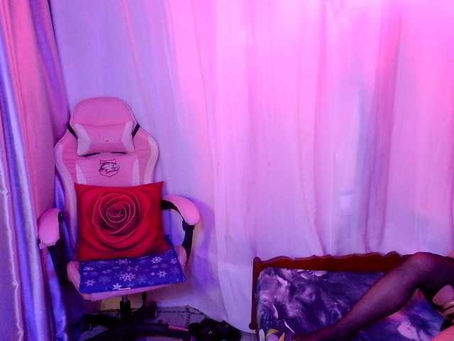 Luna-Candy live cam on BongaCams