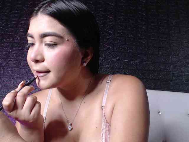 SweetMoniica webcam