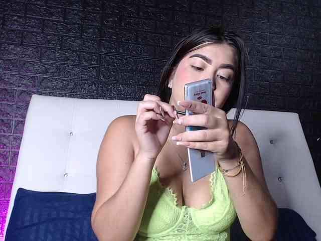 SweetMoniica webcam
