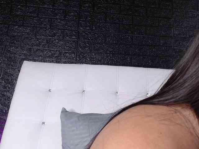 SweetMoniica webcam