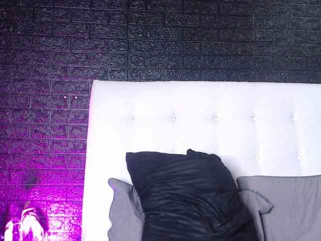 SweetMoniica webcam