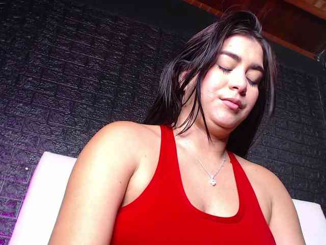 SweetMoniica webcam
