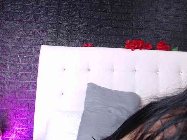 SweetMoniica webcam