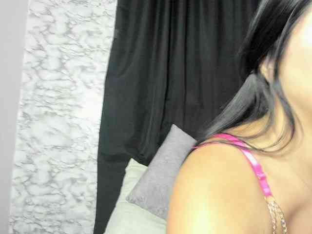 SweetMoniica webcam