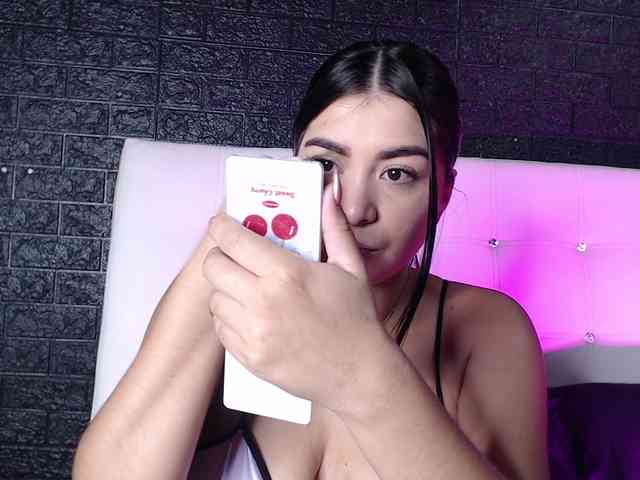 SweetMoniica webcam