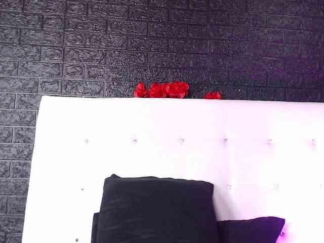 SweetMoniica webcam