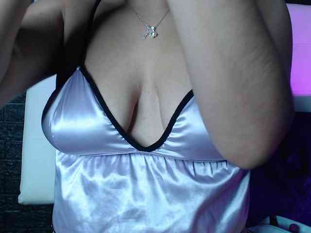 SweetMoniica webcam