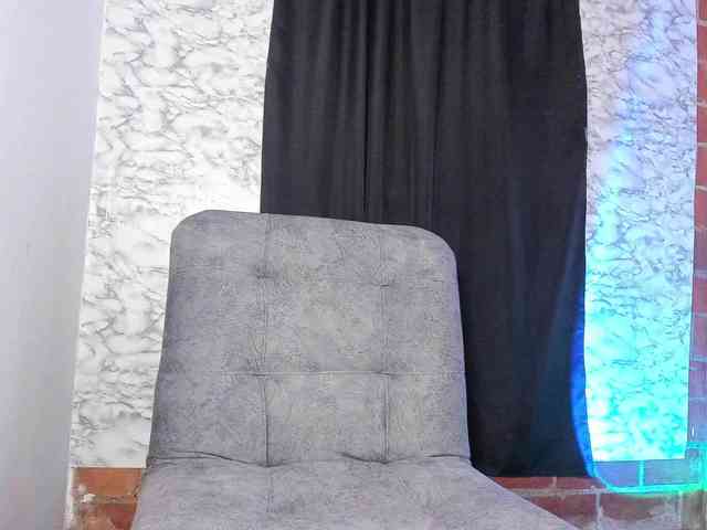 SweetMoniica webcam